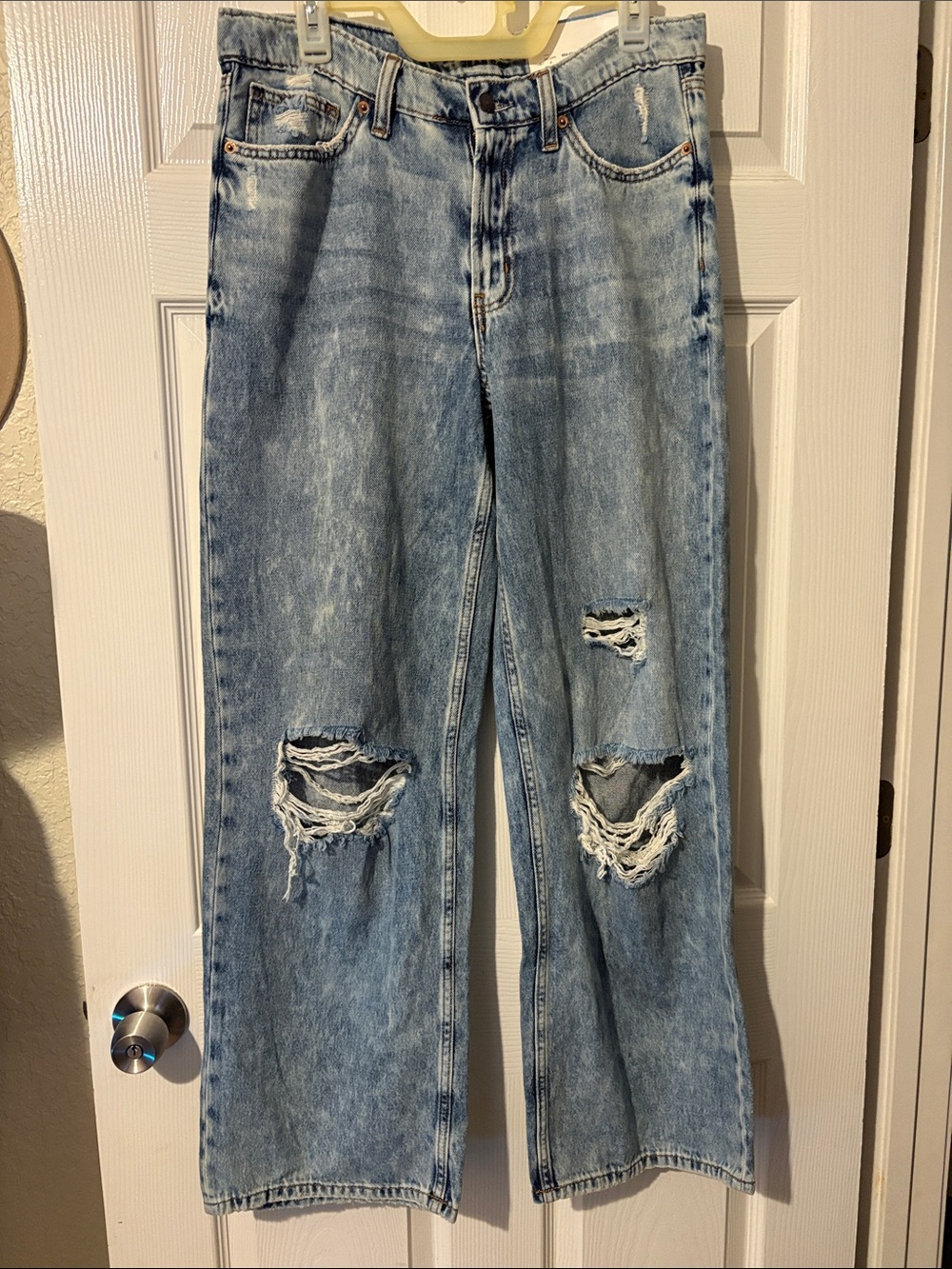 Arizona Jean Company Light Wash Distressed Straight Leg Jeans